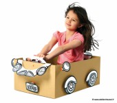 Activits manuelles pour enfant pour crer une voiture avec des accessoires rutilisables - box props Makedo