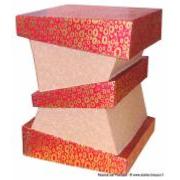 Tabouret en carton Halli ralis par Pascale - Dcoration papier artisanal rouge  motifs