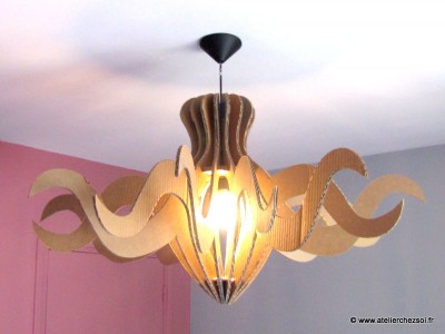 Luminaire en carton, suspension baroque, Lumi3 Atelier Chez Soi