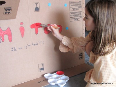 décoration boutique en carton makedo - bricolage enfant