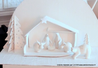 Crèche en carton - Réalisée par Lili B - à partir d'un patron de l'Atelier Chez Soi