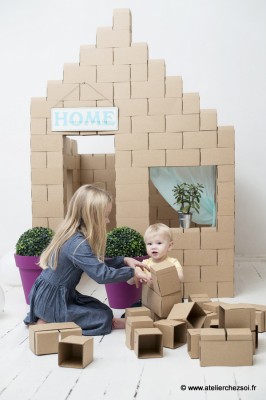 Maison fabrique avec des briques en carton Gigi bloks - Jeux Atelier Chez Soi