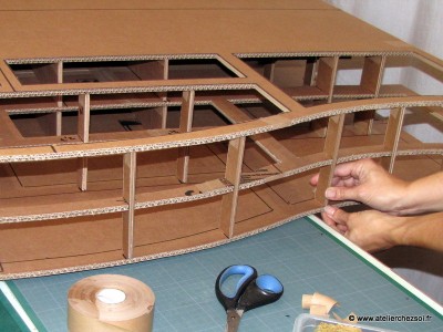 Fabrication meuble en carton : tete de lit Halba - Structure croisée