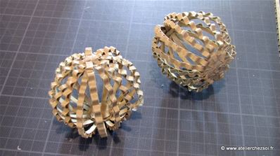 Tuto Boule en dentelle de carton - Boule carton ondulé terminée