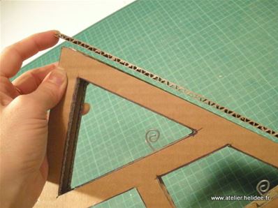 Tutoriel sapin en carton - habillage structure 3