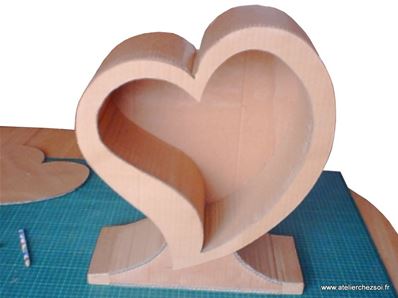 DIY Tuto urne coeur en carton - relief façade