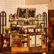 Kit Maquette Book Nook à fabriquer Café des fêtes TGB15 Serre-livres Holiday Café 3D miniature Rolife