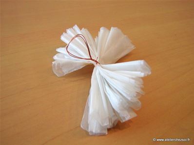 Tuto Fabrication Pompon sac plastique récup - Formation du pompon