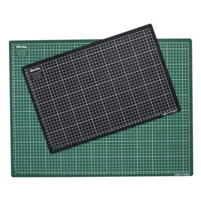 Tapis de coupe gradué en cm A2 Bi-face Vert Noir 45x60 cm 2 faces quadrillées Wonday