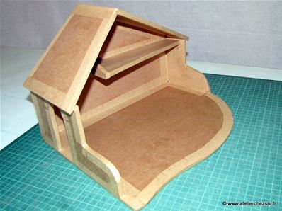 Tutoriel fabrication crèche en carton - kraftage de la crèche