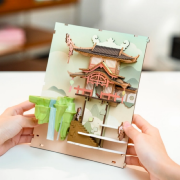 Kit Maquette Book Nook à fabriquer Falling Sakura 18x10x24 cm TGB05 Serre-livres Ruelle 3D miniature