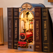 Kit Maquette Book Nook à fabriquer Time Travel 18x10x25 cm TGB04  Serre-livres Ruelle 3D miniature
