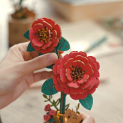 Maquette Bois Pot de Fleurs Camélia Rouge Puzzle 3D de 113 pièces TW031 Rolife
