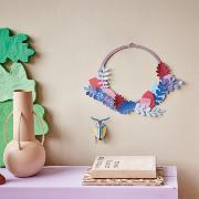 Couronne fleurie 30 cm et Scarabée Décoration 3D Studioroof