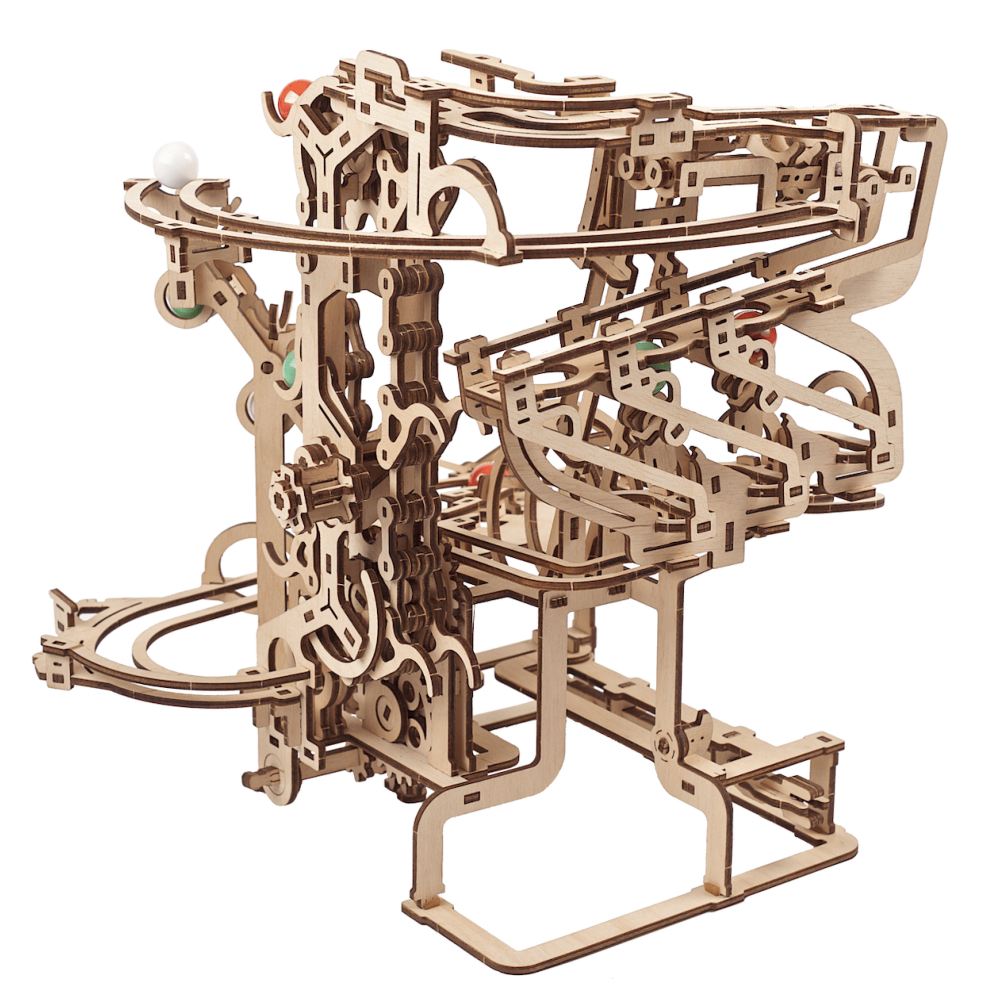 Maquette 3d en bois d'un parcours de billes