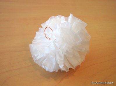 Tuto Fabrication Pompon sac plastique récup - Pompon terminé