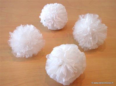 Tuto Fabrication Pompon sac plastique récup - Pompons terminés