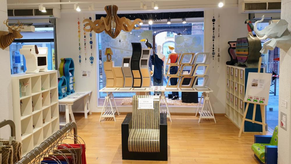 Exposition Meubles en carton L'Atelier Chez Soi - Galeries Lafayette - Montauban - Sept 2020