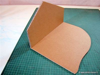 Tutoriel fabrication crèche en carton - assemblage des murs