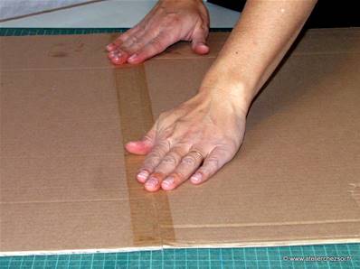 assemblage rapide plaque en carton ondulé : lissez bien