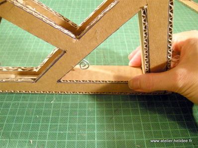 Tutoriel sapin en carton - habillage structure 5