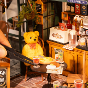Kit Maquette 3D Bistro Bar Tipsy Restaurant Miniature à fabriquer 297 pièces DG167 Rolife