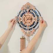 Maquette en bois Horloge murale Romantique 65 cm LC701 231 pièces à fabriquer Rokr