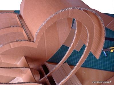 DIY Tuto urne coeur en carton - habillage extérieur structure 3