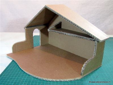 Tutoriel fabrication crèche en carton - création du grenier