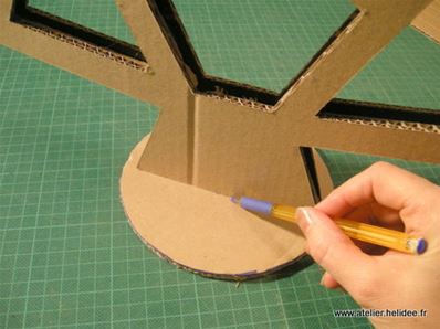 Tutoriel sapin en carton - realisation socle rond