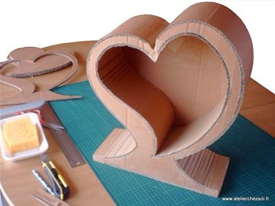 DIY Tuto urne coeur en carton - habillage intérieur structure