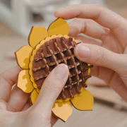 Maquette Bois Pot de Fleurs Tournesol Puzzle 3D de 86 pièces TW011 Rolife